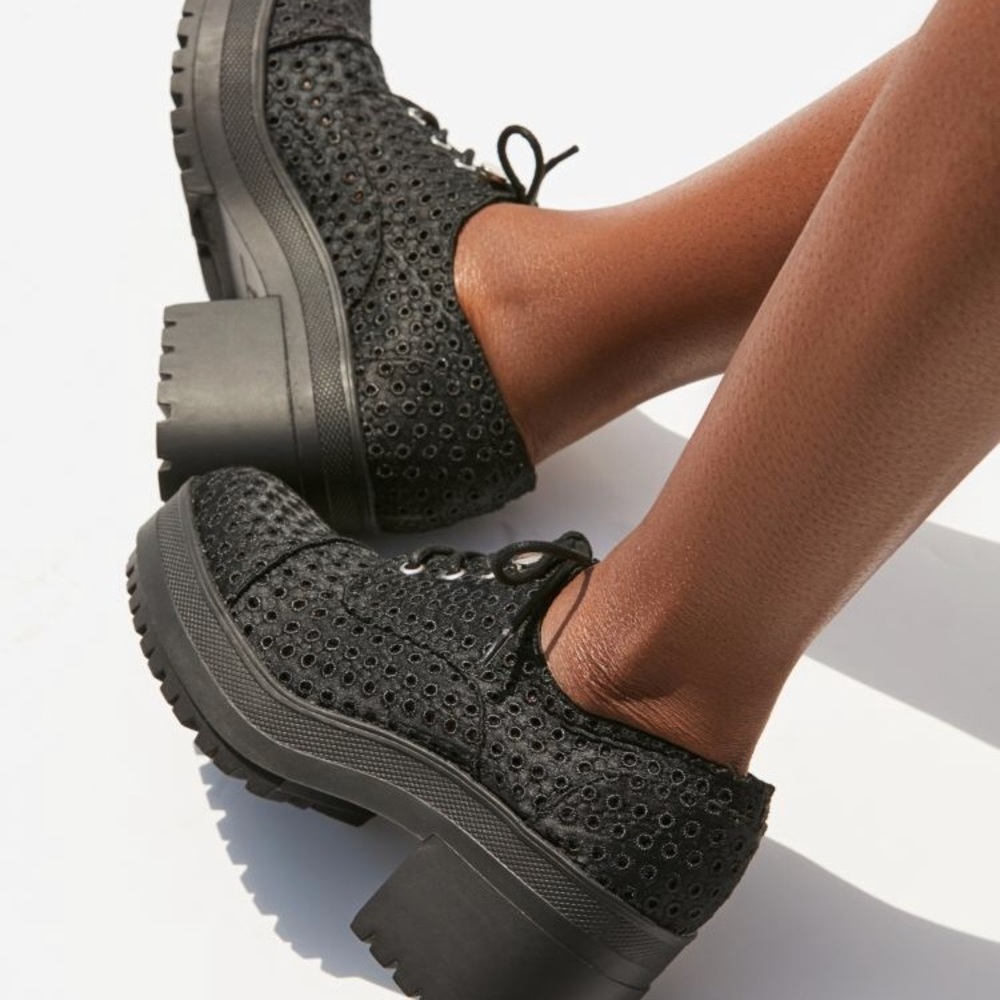 Eyelet platform oxfords